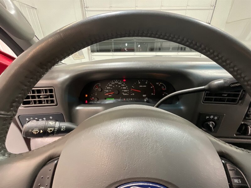 2003 Ford F-250 Lariat Super Cab 4X4 / 7.3L DIESEL /1-OWNER/FX4  / BRAND NEW TIRES/ Leather Heated Seats / ZERO RUST / SHORT BED - Photo 43 - Gladstone, OR 97027