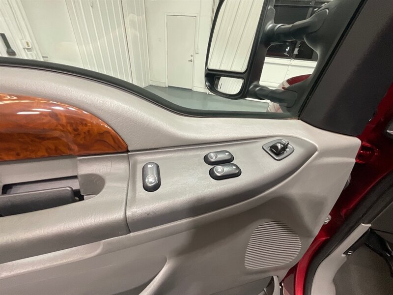 2003 Ford F-250 Lariat Super Cab 4X4 / 7.3L DIESEL /1-OWNER/FX4  / BRAND NEW TIRES/ Leather Heated Seats / ZERO RUST / SHORT BED - Photo 35 - Gladstone, OR 97027