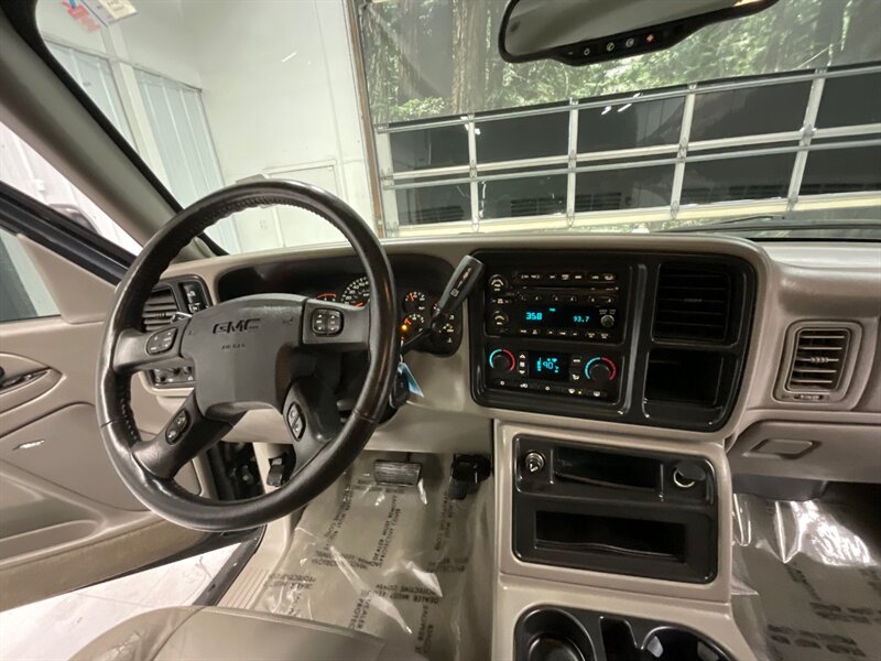 2005 GMC Sierra 2500 SLT Crew Cab 4X4 / 6.6L DIESEL / ALLISON / 1-OWNER  /NEW WHEELS & TIRES / 88,000 MILES - Photo 14 - Gladstone, OR 97027