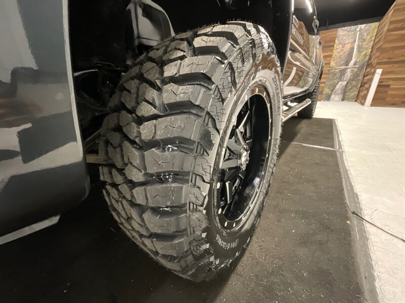 2005 GMC Sierra 2500 SLT Crew Cab 4X4 / 6.6L DIESEL / ALLISON / 1-OWNER  /NEW WHEELS & TIRES / 88,000 MILES - Photo 19 - Gladstone, OR 97027