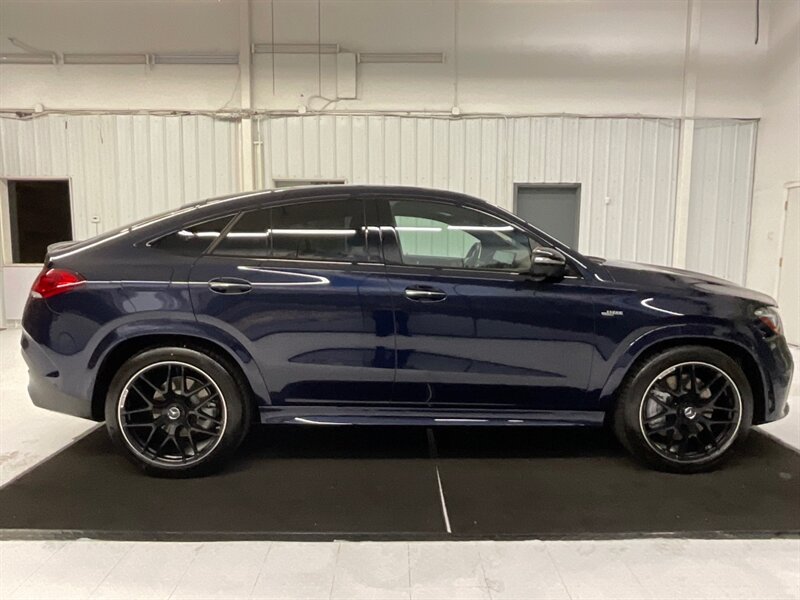 2022 Mercedes-Benz AMG GLE 53 Coupe 4Dr AWD / 6Cyl TURBO / 9,000 MILE  / AMG / Exclusive NAPPA Leather / AMG Night Pkg / Panoramic Sunroof / 22 " AMG WHEELS / MSRP $97575 - Photo 4 - Gladstone, OR 97027