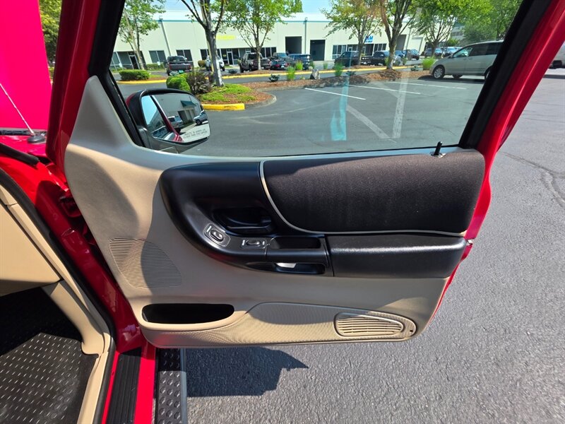 2005 Ford Ranger EDGE Xcab 4X4 / V6 4.0L / Rear Jump Seats / 120Kmi / Rear Doors / Excellent Condition - Photo 42 - Portland, OR 97217