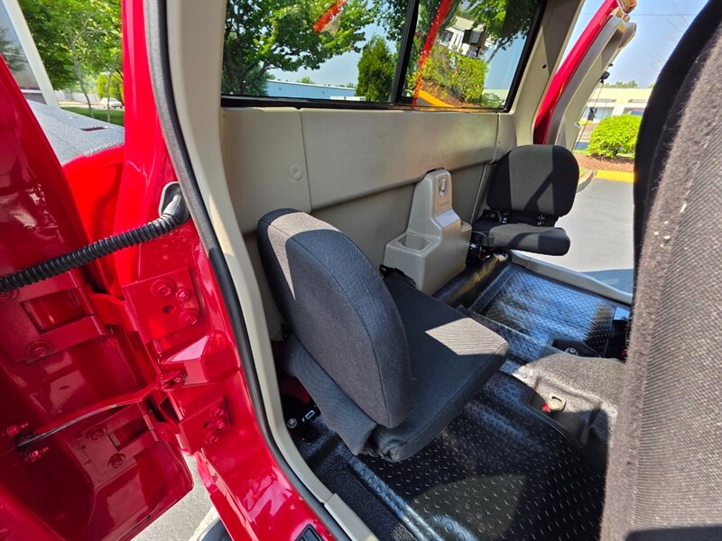 2005 Ford Ranger EDGE Xcab 4X4 / V6 4.0L / Rear Jump Seats / 120Kmi / Rear Doors / Excellent Condition - Photo 16 - Portland, OR 97217