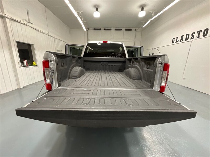 2019 Ford F-250 FX4 / Crew Cab 4X4 / 6.7L DIESEL / LIFTED LIFTED  / Backup Camera - Photo 10 - Gladstone, OR 97027