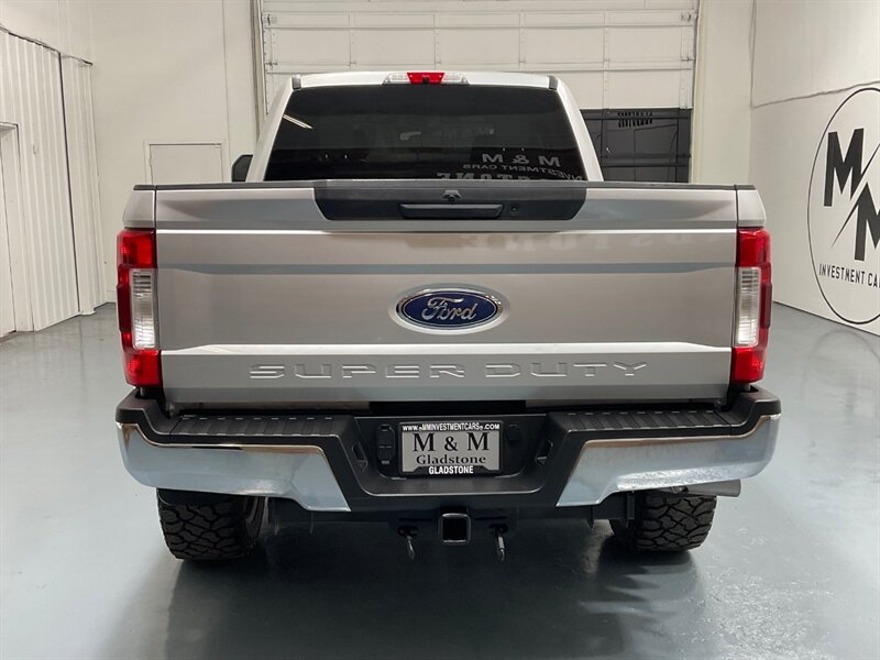 2019 Ford F-250 FX4 / Crew Cab 4X4 / 6.7L DIESEL / LIFTED LIFTED  / Backup Camera - Photo 6 - Gladstone, OR 97027