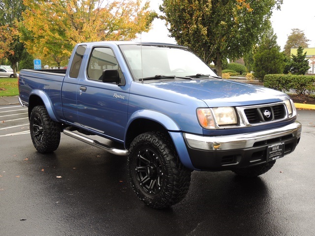 1999 Nissan Frontier SE 2dr / 4X4 / 6Cyl / Automatic / LIFTED   - Photo 2 - Portland, OR 97217