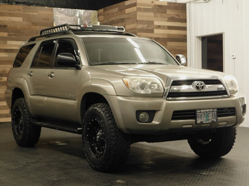 2009 Toyota 4Runner SR5 4X4 / V6 / Navi   - Photo 2 - Gladstone, OR 97027