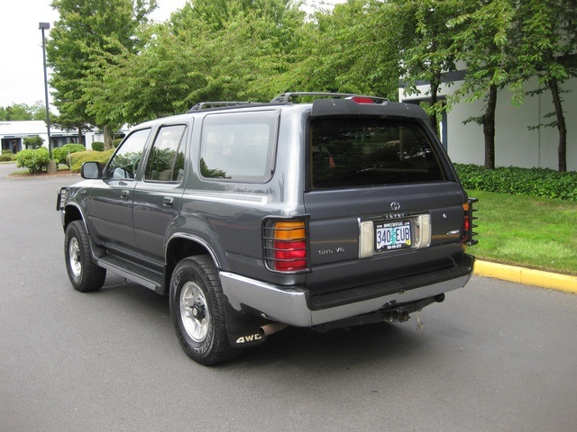 1995 Toyota 4Runner SR5 V6 4X4 AUTO / MOON ROOF / BRUSH GUARD   - Photo 4 - Portland, OR 97217