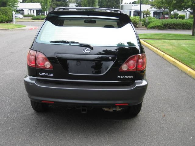 2000 Lexus RX 300 Base   - Photo 4 - Portland, OR 97217