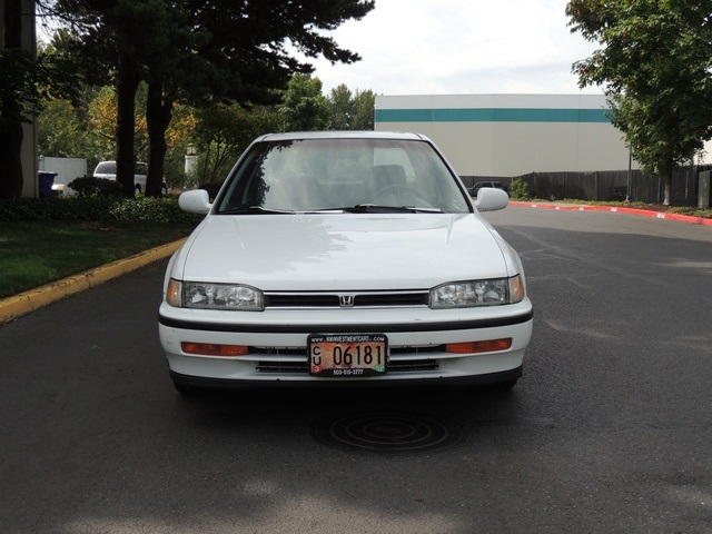 1992 Honda Accord EX 4-Door / 4-Cyl / Automatic / Moon Roof   - Photo 5 - Portland, OR 97217