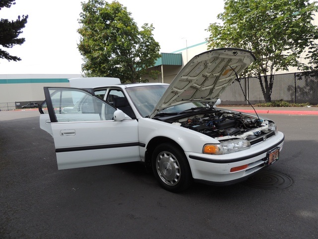 1992 Honda Accord EX 4-Door / 4-Cyl / Automatic / Moon Roof   - Photo 17 - Portland, OR 97217