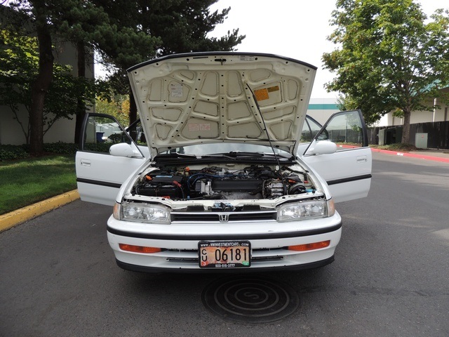 1992 Honda Accord EX 4-Door / 4-Cyl / Automatic / Moon Roof   - Photo 18 - Portland, OR 97217