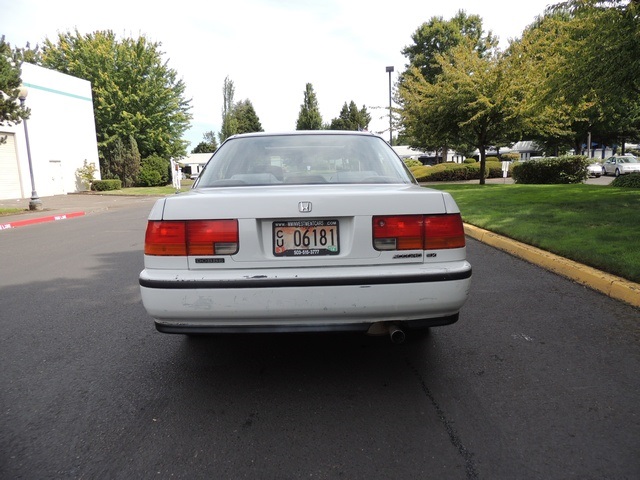 1992 Honda Accord EX 4-Door / 4-Cyl / Automatic / Moon Roof   - Photo 6 - Portland, OR 97217