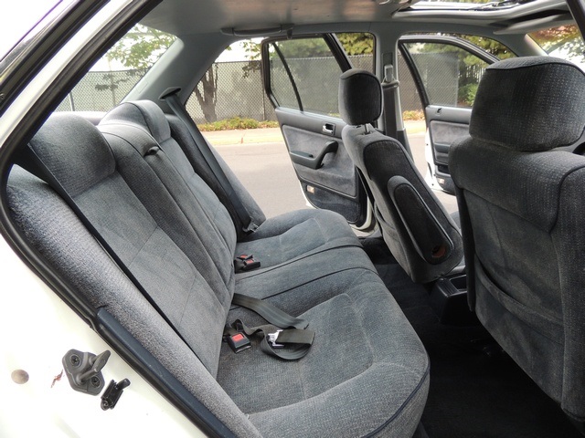 1992 Honda Accord EX 4-Door / 4-Cyl / Automatic / Moon Roof   - Photo 22 - Portland, OR 97217