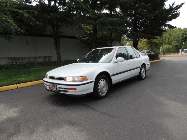 1992 Honda Accord EX 4-Door / 4-Cyl / Automatic / Moon Roof   - Photo 34 - Portland, OR 97217