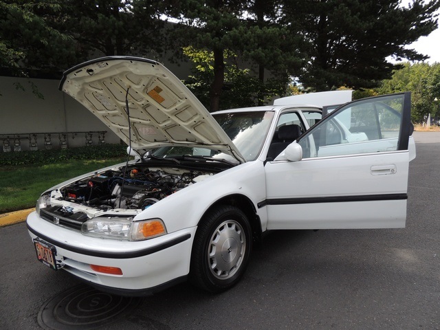 1992 Honda Accord EX 4-Door / 4-Cyl / Automatic / Moon Roof   - Photo 11 - Portland, OR 97217