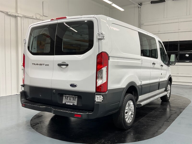 2016 Ford Transit 250 CARGO VAN / 3.7L V6 / LOW ROOF / 49K MILES  / Backup Camera / Excel Cond - Photo 8 - Gladstone, OR 97027