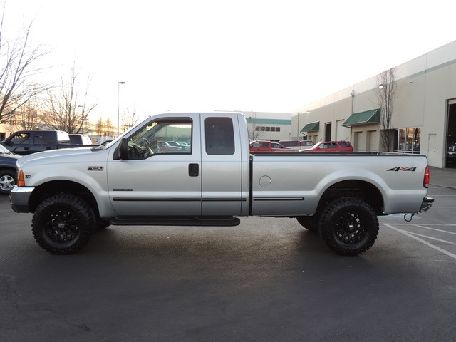 1999 Ford F-250 Super Duty XLT /4X4 / 7.3L Diesel / LIFTED LIFTED