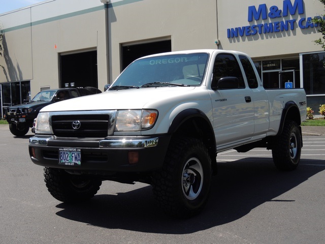 1999 Toyota Tacoma SR5 4WD TRD PKG LIFTED LOW MILES   - Photo 1 - Portland, OR 97217