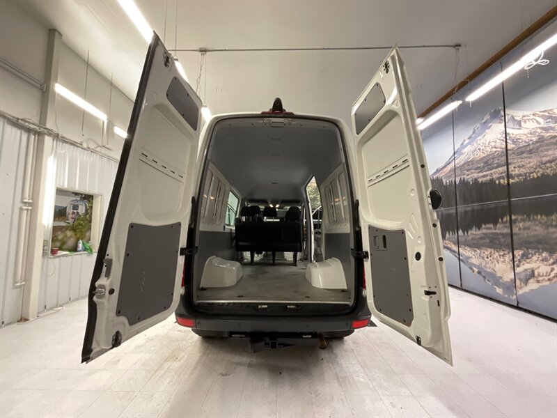 2014 Mercedes-Benz Sprinter 3500 Cargo Van Crew /3.0L DIESEL/HIGHROOF / DUALLY  / 1-OWNER / Backup Camera / 5-Passenger w. CARGO / SHARP & CLEAN !! - Photo 9 - Gladstone, OR 97027