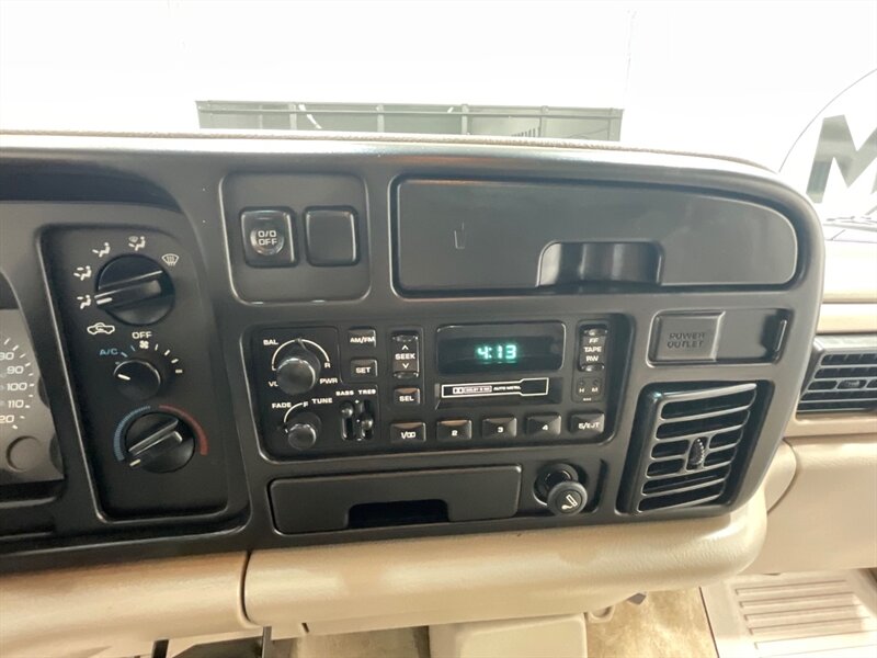1994 Dodge Ram 3500 Laramie Regular Cab/ DUALLY/ 5.9L DIESEL/92K MILES  / 12-VALVE CUMMINS DIESEL /LONG BED / 1-OWNER LOCAL / ZERO RUST / COLLECTOR QUALITY / ALL ORIGINAL / BRAND NEW TIRES / FULLY SERVICED - Photo 16 - Gladstone, OR 97027