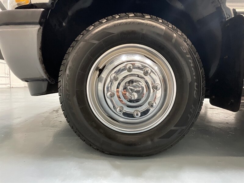 1994 Dodge Ram 3500 Laramie Regular Cab/ DUALLY/ 5.9L DIESEL/92K MILES  / 12-VALVE CUMMINS DIESEL /LONG BED / 1-OWNER LOCAL / ZERO RUST / COLLECTOR QUALITY / ALL ORIGINAL / BRAND NEW TIRES / FULLY SERVICED - Photo 21 - Gladstone, OR 97027