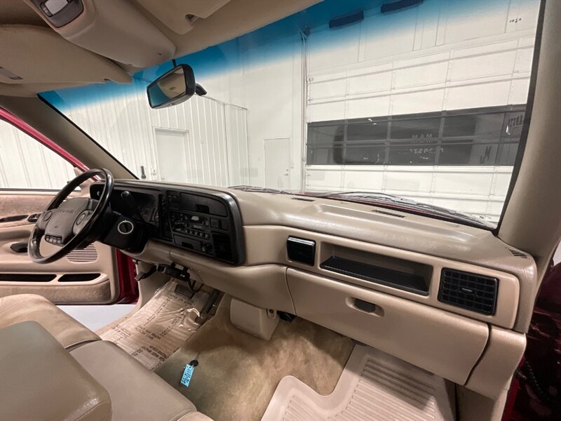 1994 Dodge Ram 3500 Laramie Regular Cab/ DUALLY/ 5.9L DIESEL/92K MILES  / 12-VALVE CUMMINS DIESEL /LONG BED / 1-OWNER LOCAL / ZERO RUST / COLLECTOR QUALITY / ALL ORIGINAL / BRAND NEW TIRES / FULLY SERVICED - Photo 14 - Gladstone, OR 97027