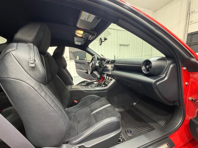 2023 Toyota 86 Premium 2.4L COUPE 2Dr / MANUAL /ONLY 11,171 MILES / 2 Dr Coupe / Local Car RUST FREE - Photo 14 - Gladstone, OR 97027