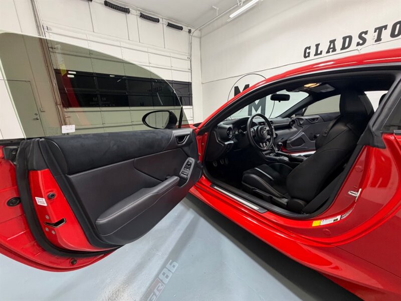 2023 Toyota 86 Premium 2.4L COUPE 2Dr / MANUAL /ONLY 11,171 MILES / 2 Dr Coupe / Local Car RUST FREE - Photo 31 - Gladstone, OR 97027