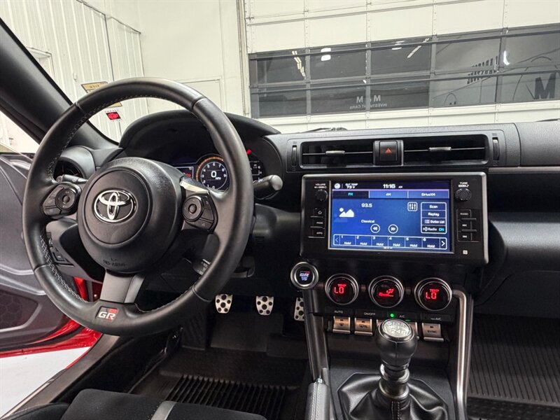 2023 Toyota 86 Premium 2.4L COUPE 2Dr / MANUAL /ONLY 11,171 MILES / 2 Dr Coupe / Local Car RUST FREE - Photo 25 - Gladstone, OR 97027