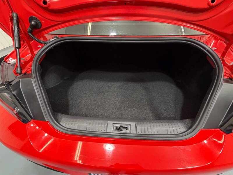 2023 Toyota 86 Premium 2.4L COUPE 2Dr / MANUAL /ONLY 11,171 MILES / 2 Dr Coupe / Local Car RUST FREE - Photo 10 - Gladstone, OR 97027
