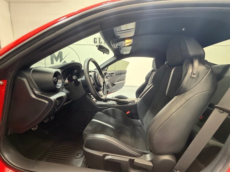 2023 Toyota 86 Premium 2.4L COUPE 2Dr / MANUAL /ONLY 11,171 MILES / 2 Dr Coupe / Local Car RUST FREE - Photo 11 - Gladstone, OR 97027