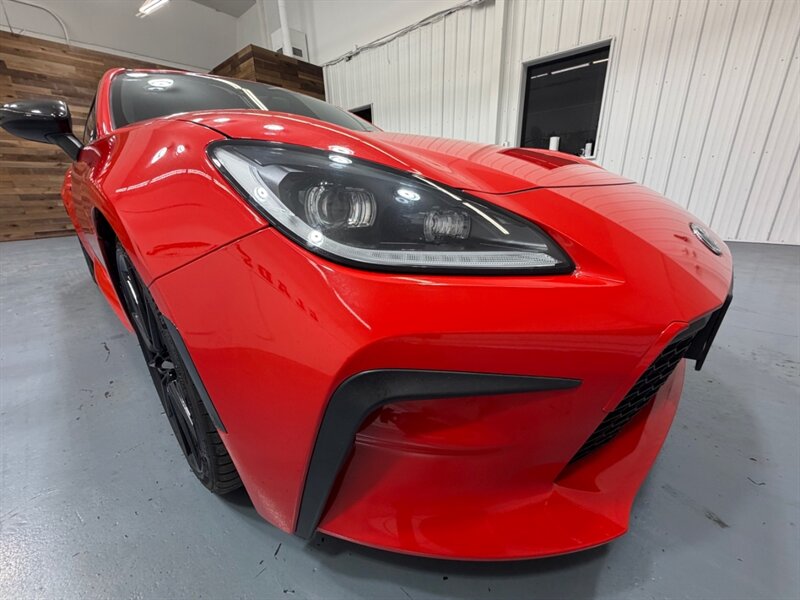 2023 Toyota 86 Premium 2.4L COUPE 2Dr / MANUAL /ONLY 11,171 MILES / 2 Dr Coupe / Local Car RUST FREE - Photo 43 - Gladstone, OR 97027