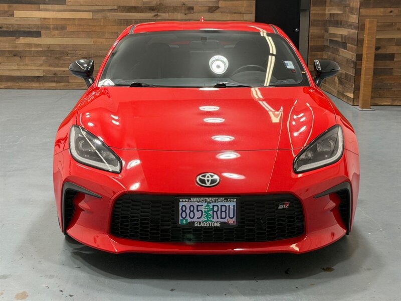 2023 Toyota 86 Premium 2.4L COUPE 2Dr / MANUAL /ONLY 11,171 MILES / 2 Dr Coupe / Local Car RUST FREE - Photo 5 - Gladstone, OR 97027