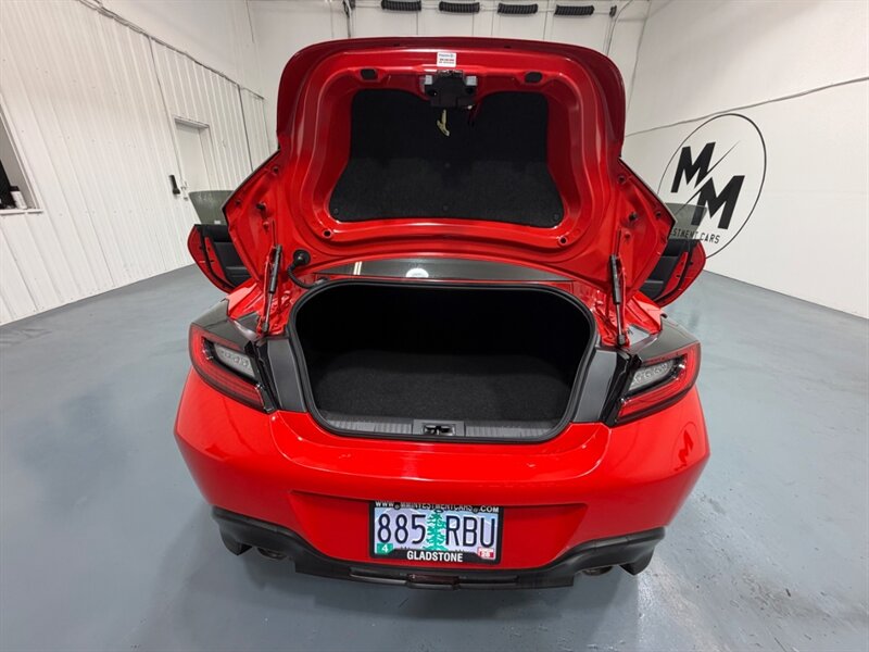 2023 Toyota 86 Premium 2.4L COUPE 2Dr / MANUAL /ONLY 11,171 MILES / 2 Dr Coupe / Local Car RUST FREE - Photo 42 - Gladstone, OR 97027