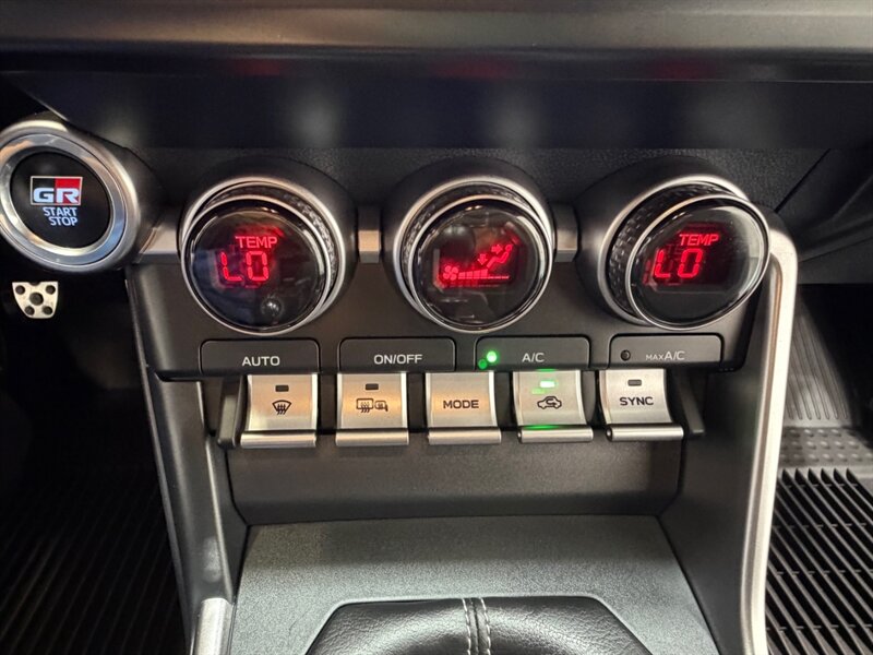 2023 Toyota 86 Premium 2.4L COUPE 2Dr / MANUAL /ONLY 11,171 MILES / 2 Dr Coupe / Local Car RUST FREE - Photo 19 - Gladstone, OR 97027