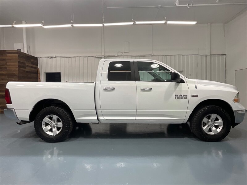 2014 RAM 1500 SLT Quad Cab 4X4 / 5.7L V8 HEMI / Backup Camera / ZERO RUST / Power Sliding rear window - Photo 4 - Gladstone, OR 97027