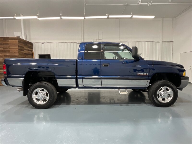 2002 Dodge Ram 2500 SLT 4X4 / 5.9L DIESEL / 6-SPEED MANUAL / ZERO RUST  / LOCAL TRUCK - Photo 4 - Gladstone, OR 97027