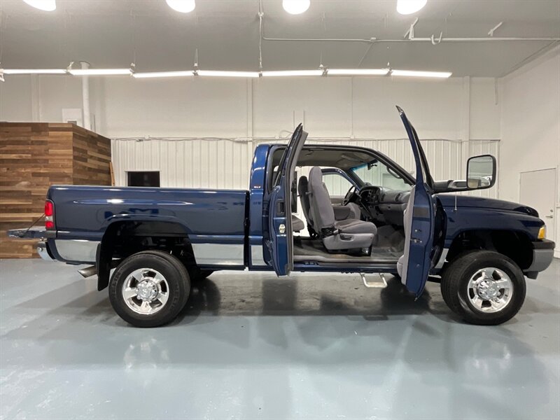 2002 Dodge Ram 2500 SLT 4X4 / 5.9L DIESEL / 6-SPEED MANUAL / ZERO RUST  / LOCAL TRUCK - Photo 6 - Gladstone, OR 97027