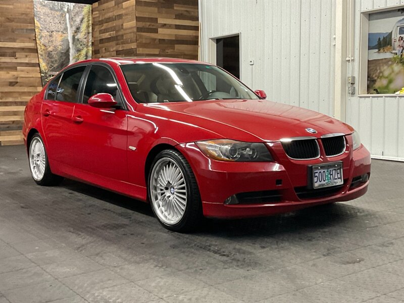 2007 BMW 328i Sedan / Leather & Sunroof / NEW TIRES  PREMIUM BMW WHEELS / SHARP & CLEAN !! - Photo 2 - Gladstone, OR 97027