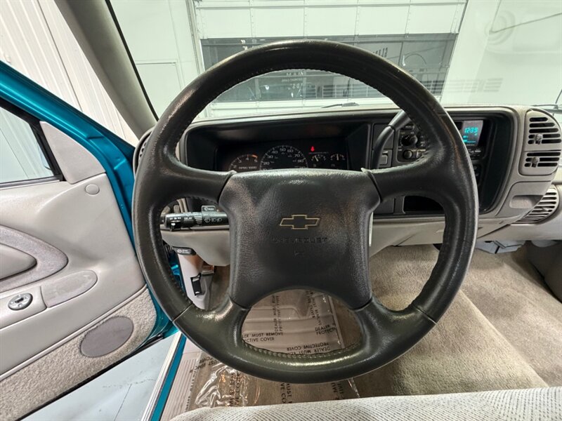 1995 Chevrolet C/K 2500 Series C2500 Silverado Regular Cab 7.4L V8 / 52,000 MILES / LONG BED / ZERO RUST - Photo 14 - Gladstone, OR 97027