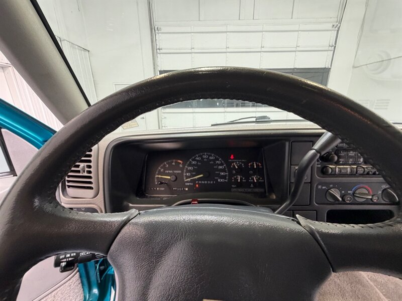 1995 Chevrolet C/K 2500 Series C2500 Silverado Regular Cab 7.4L V8 / 52,000 MILES / LONG BED / ZERO RUST - Photo 34 - Gladstone, OR 97027