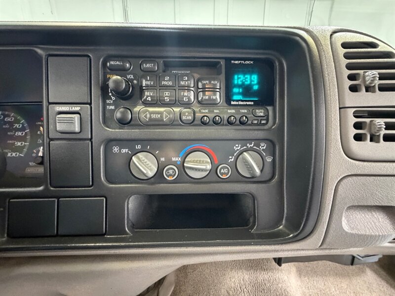 1995 Chevrolet C/K 2500 Series C2500 Silverado Regular Cab 7.4L V8 / 52,000 MILES / LONG BED / ZERO RUST - Photo 16 - Gladstone, OR 97027