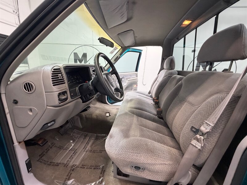 1995 Chevrolet C/K 2500 Series C2500 Silverado Regular Cab 7.4L V8 / 52,000 MILES / LONG BED / ZERO RUST - Photo 12 - Gladstone, OR 97027
