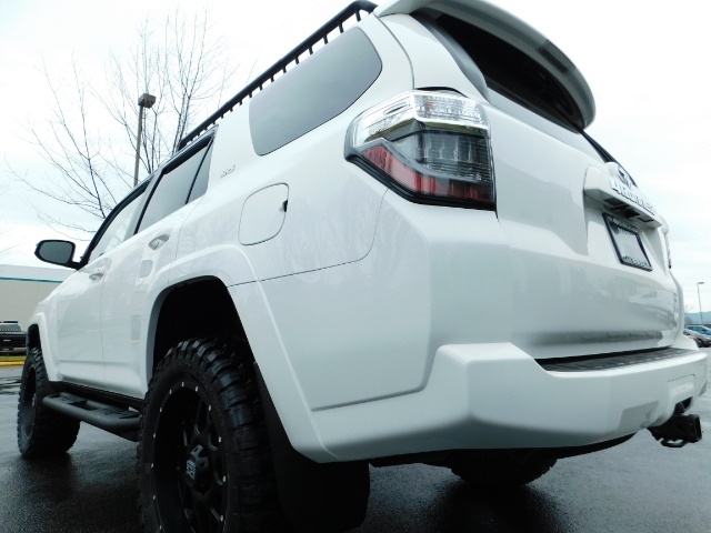 2018 Toyota 4Runner 4X4 V6 / 3RD SEAT / NAVi / CAM / NEW XD's / LIFTED   - Photo 11 - Portland, OR 97217