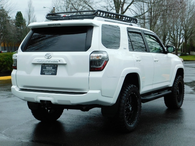 2018 Toyota 4Runner 4X4 V6 / 3RD SEAT / NAVi / CAM / NEW XD's / LIFTED   - Photo 8 - Portland, OR 97217