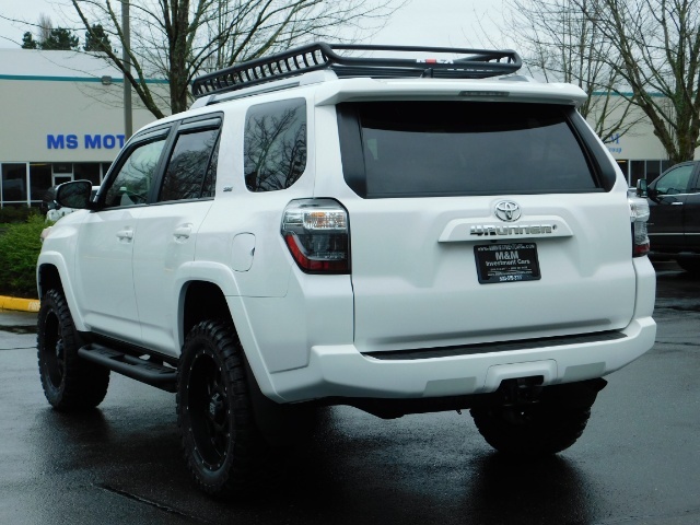 2018 Toyota 4Runner 4X4 V6 / 3RD SEAT / NAVi / CAM / NEW XD's / LIFTED   - Photo 7 - Portland, OR 97217