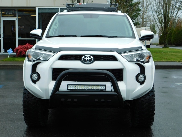 2018 Toyota 4Runner 4X4 V6 / 3RD SEAT / NAVi / CAM / NEW XD's / LIFTED   - Photo 5 - Portland, OR 97217