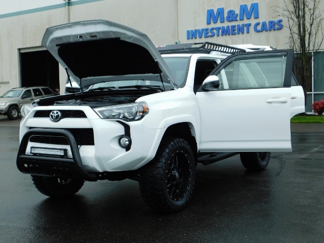 2018 Toyota 4Runner 4X4 V6 / 3RD SEAT / NAVi / CAM / NEW XD's / LIFTED   - Photo 28 - Portland, OR 97217