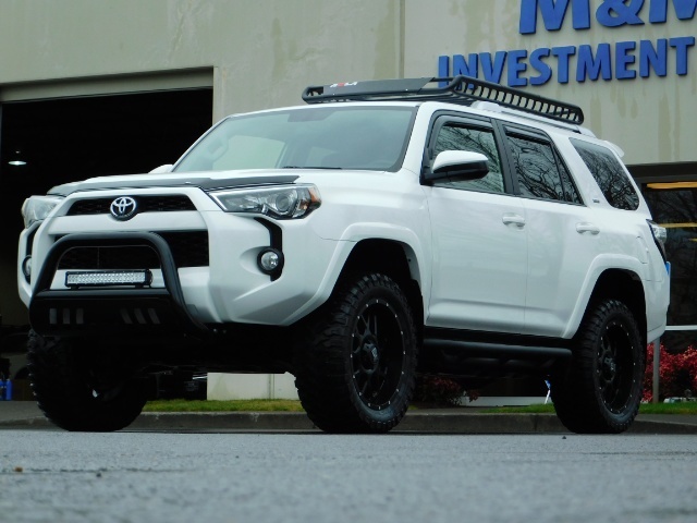 2018 Toyota 4Runner 4X4 V6 / 3RD SEAT / NAVi / CAM / NEW XD's / LIFTED   - Photo 44 - Portland, OR 97217